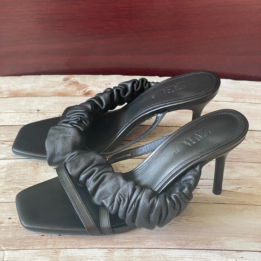 ZARA Leather Sandals 37